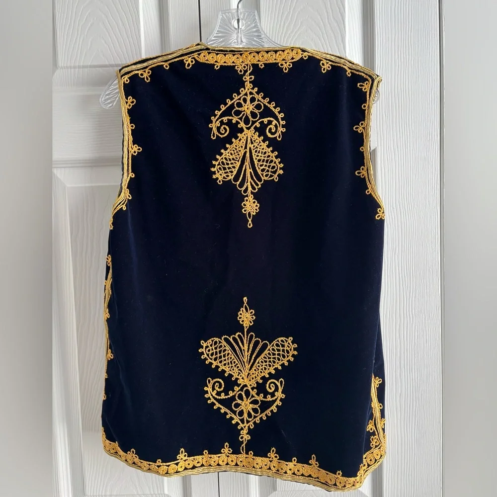 Elegant Navy and Gold Embroidered Vest - Picture 2 of 4
